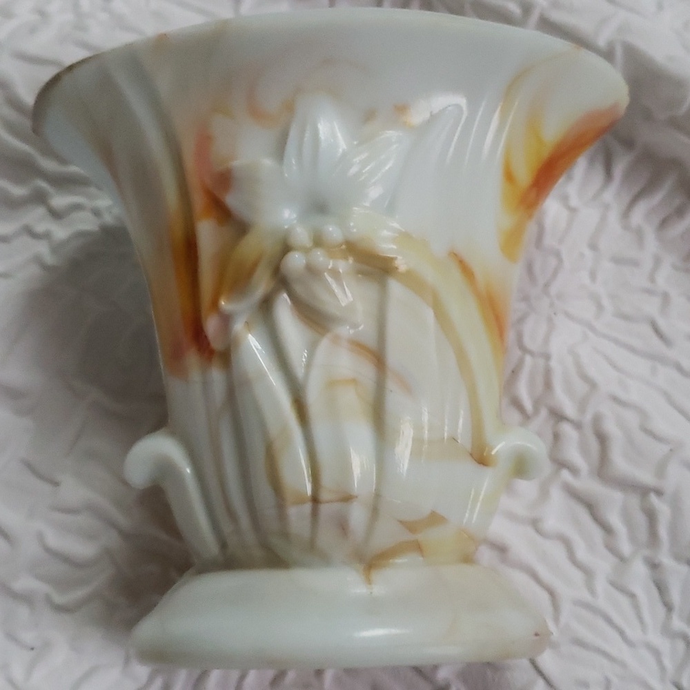 Small Akro Agate Lily Vase White and Orange Slag Depression Glass - Picture 10 of 16